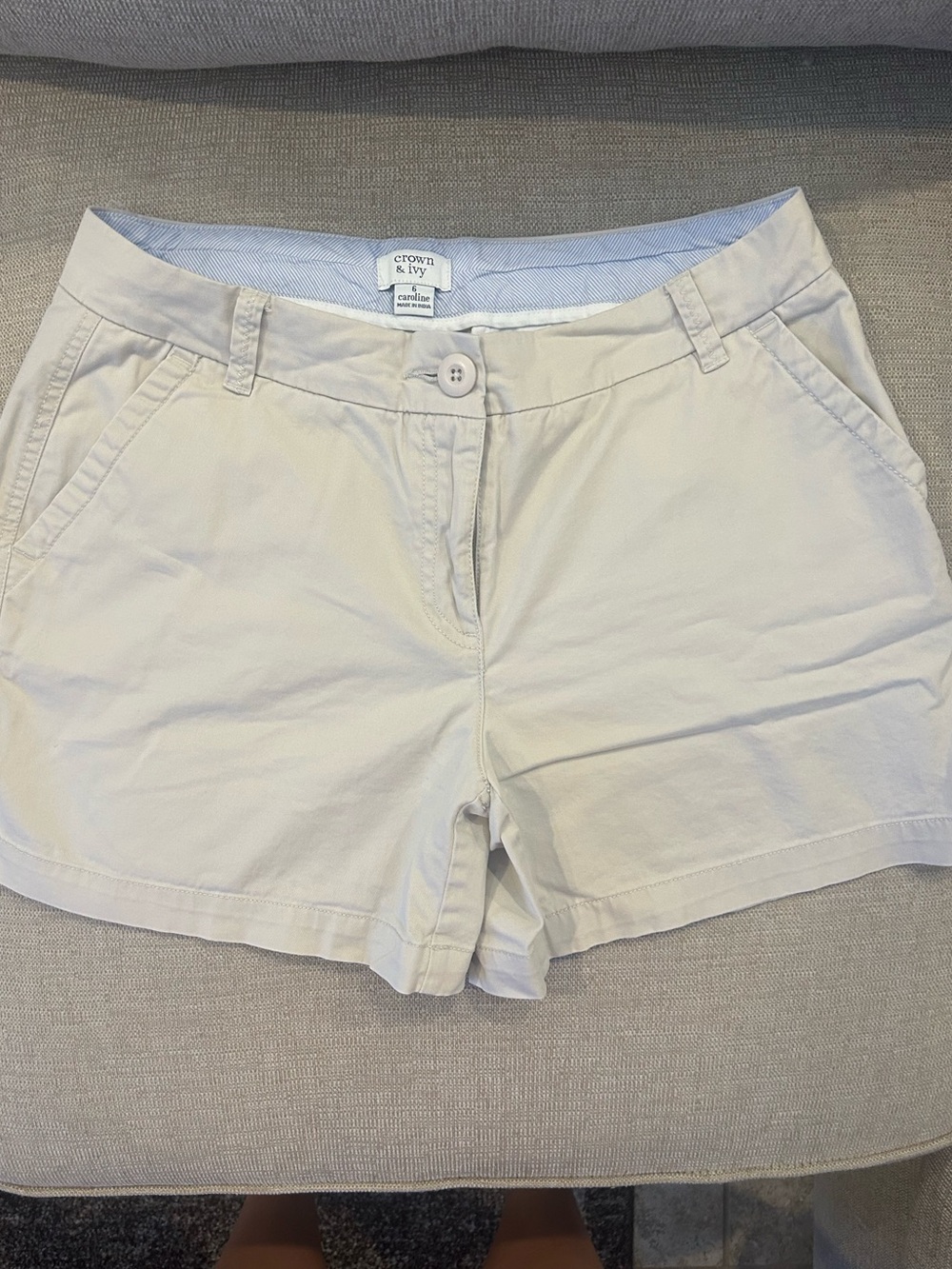 Crown & Ivy Women's Cream Casual Shorts